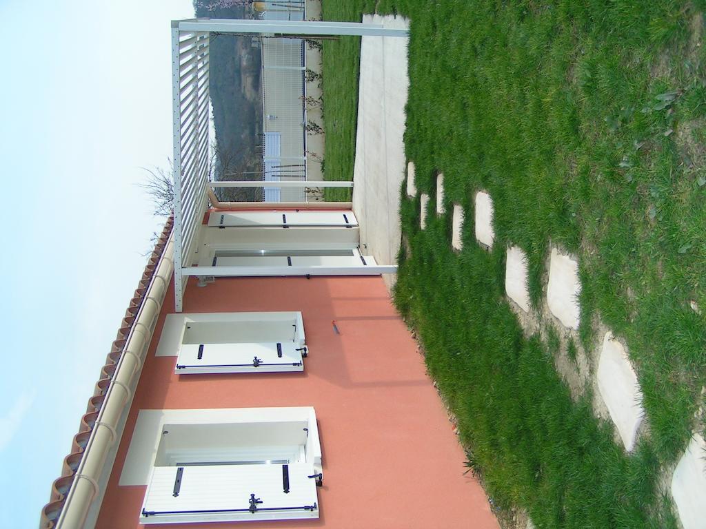 Aux Couleurs D'Ardeche Apartment Vallon-Pont-dʼArc Exterior foto